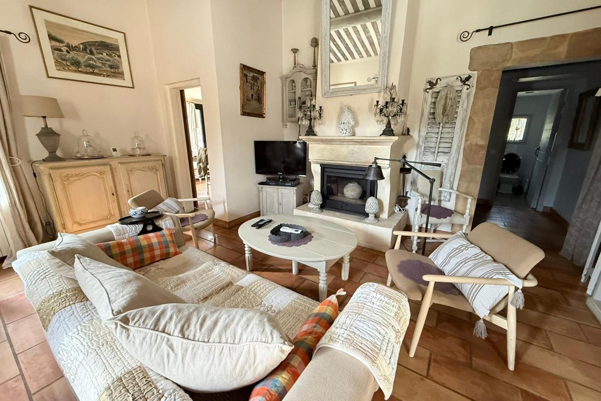 Beautiful Provencal Villa With Pool And Jacuzzi ลาคอสต์ ภายนอก รูปภาพ